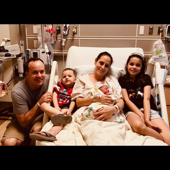 Meet your Posher, Cari - Picture 2 of 2